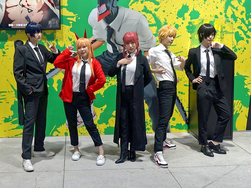 Cosplay 5 nhân vật chính Chainsaw Man (Aki, Power, Makima, Denji, Himeno) tại event 2022
